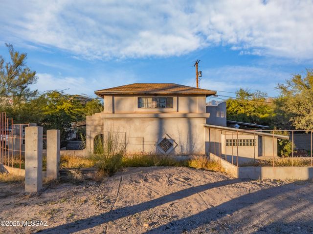 230 N Warren Avenue, Tucson, AZ 85719