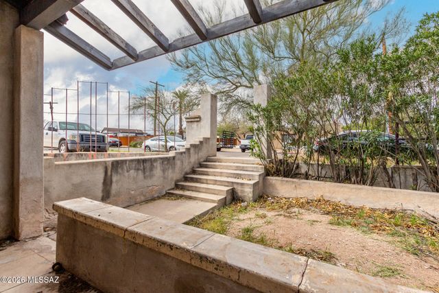 230 N Warren Avenue, Tucson, AZ 85719