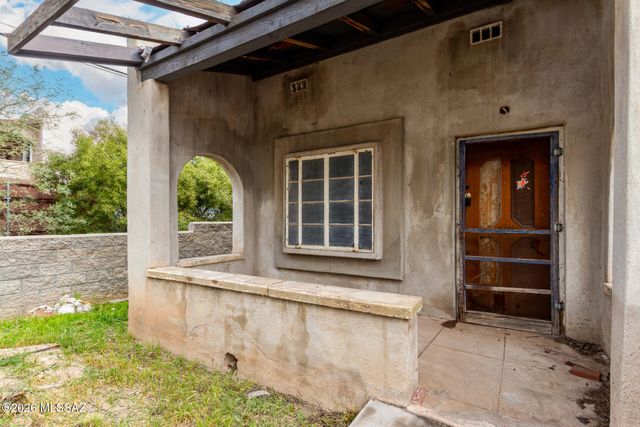 230 N Warren Avenue, Tucson, AZ 85719