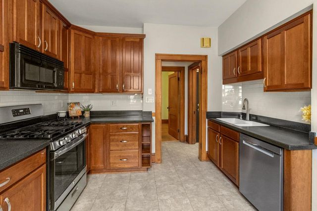 1194 Farrington Street, Saint Paul, MN 55117