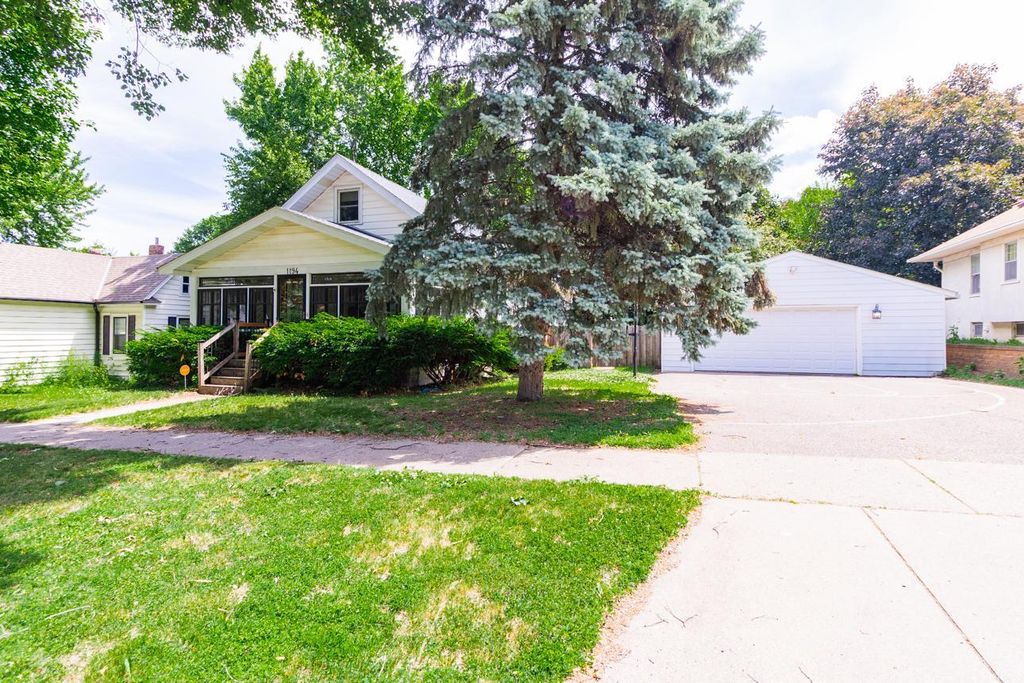 1194 Farrington Street, Saint Paul, MN 55117