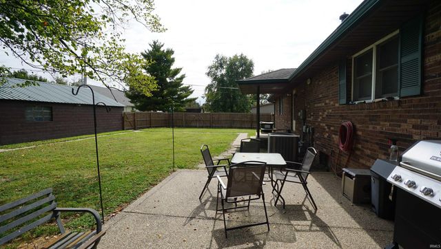 506 S Center Street, Fort Branch, IN 47648
