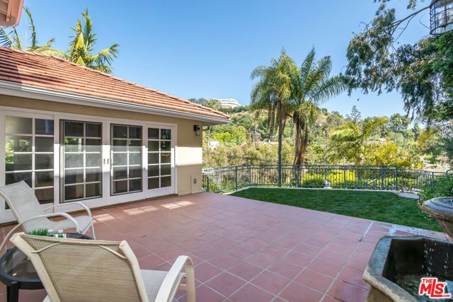 941 N Norman Place, Los Angeles, CA 90049