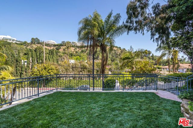 941 N Norman Place, Los Angeles, CA 90049