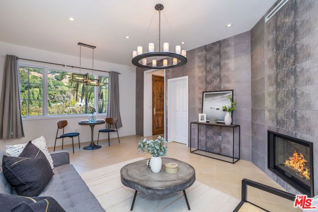 941 N Norman Place, Los Angeles, CA 90049
