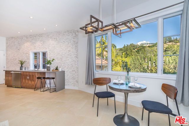 941 N Norman Place, Los Angeles, CA 90049