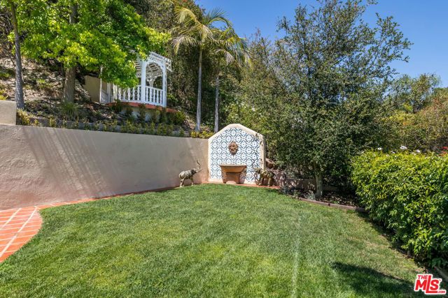 941 N Norman Place, Los Angeles, CA 90049