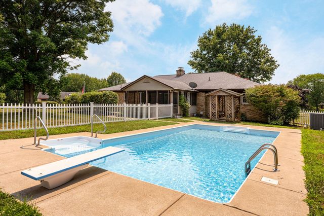 7252 Fox Den Court NW, Pickerington, OH 43147