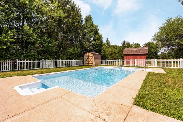 7252 Fox Den Court NW, Pickerington, OH 43147