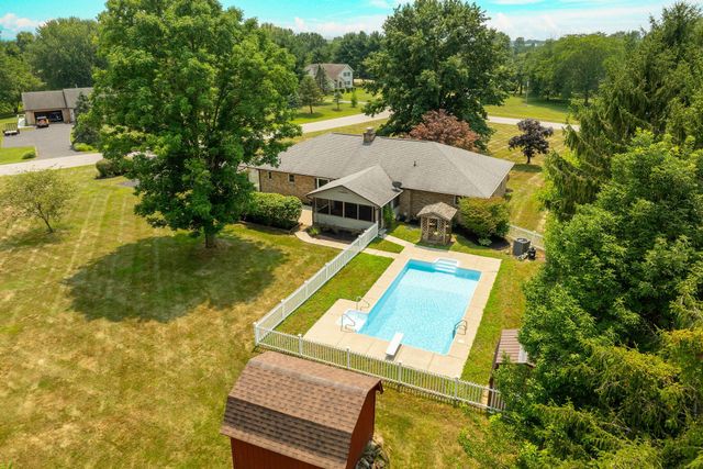 7252 Fox Den Court NW, Pickerington, OH 43147