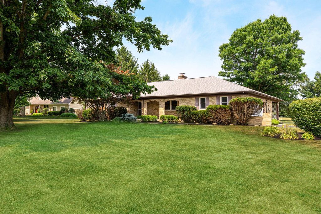 7252 Fox Den Court NW, Pickerington, OH 43147