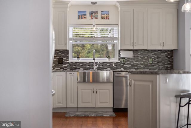 2133 BLACKHORSE DR, Warrington, PA 18976