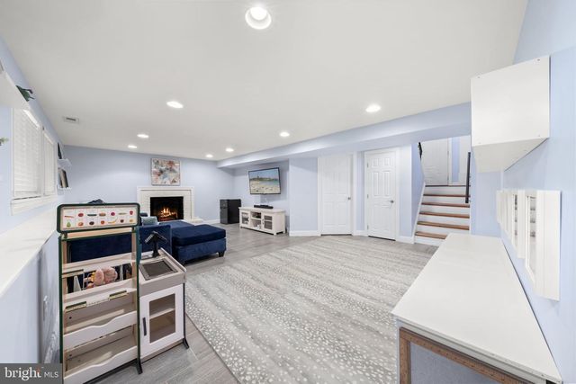 2133 BLACKHORSE DR, Warrington, PA 18976