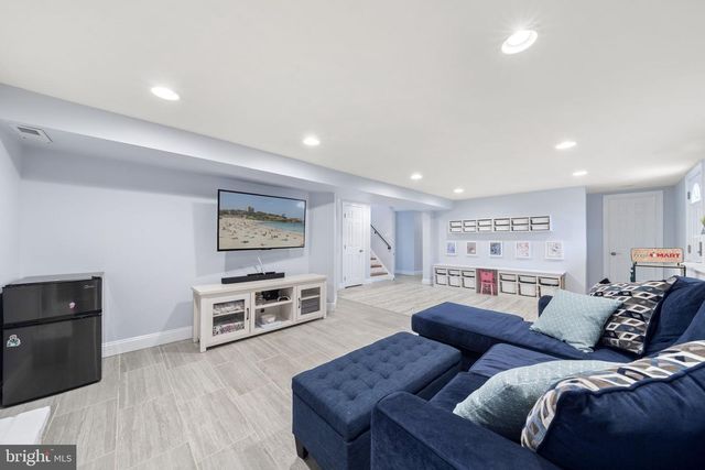 2133 BLACKHORSE DR, Warrington, PA 18976