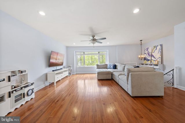 2133 BLACKHORSE DR, Warrington, PA 18976