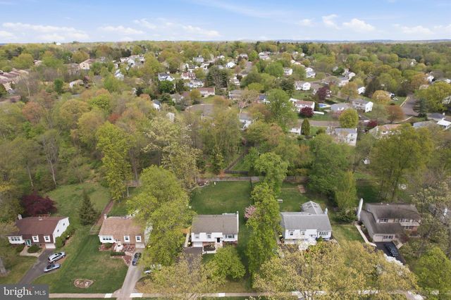 2133 BLACKHORSE DR, Warrington, PA 18976