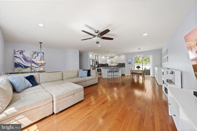 2133 BLACKHORSE DR, Warrington, PA 18976