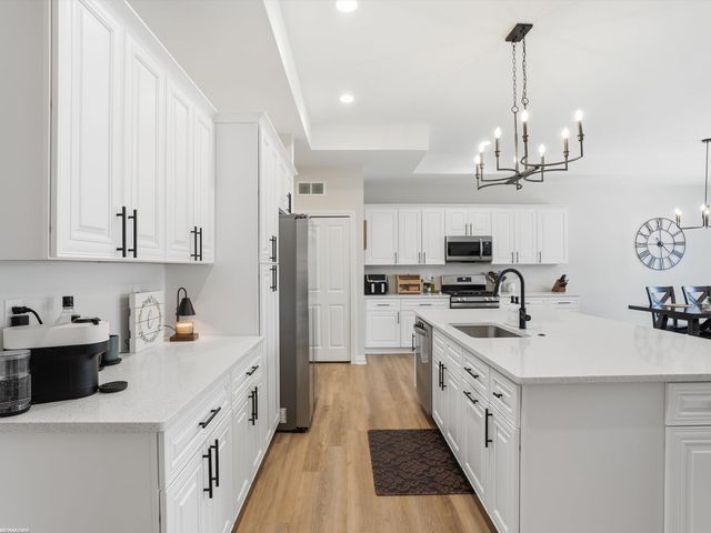 47121 Rosa Court, New Baltimore, MI 48047