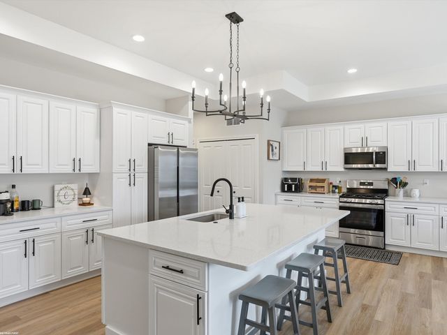 47121 Rosa Court, New Baltimore, MI 48047