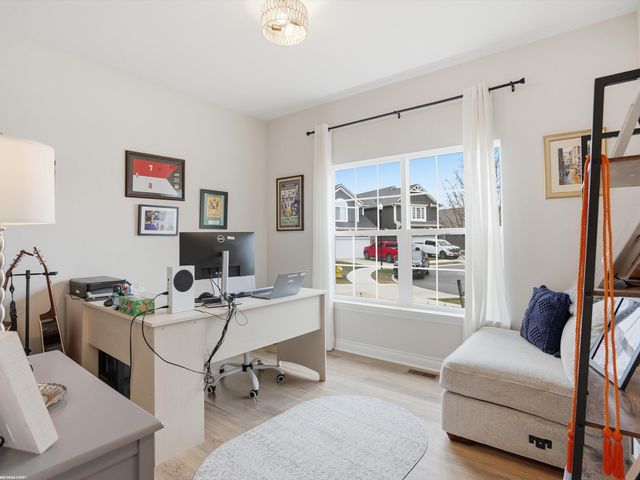 47121 Rosa Court, New Baltimore, MI 48047