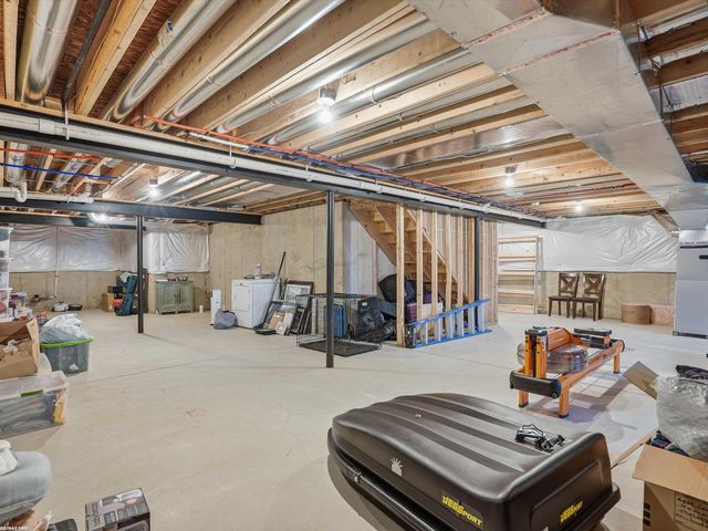 47121 Rosa Court, New Baltimore, MI 48047