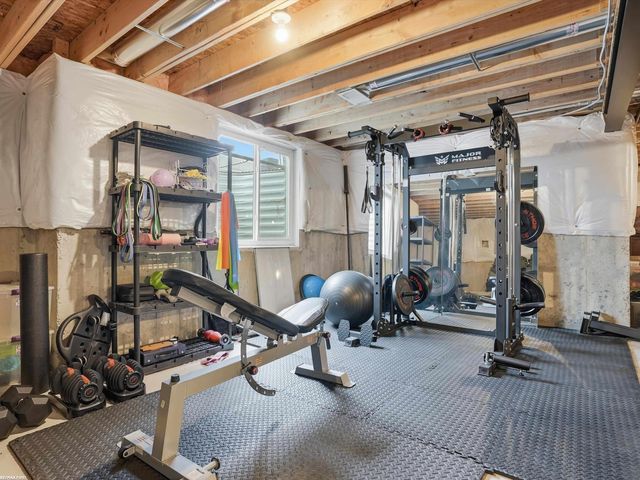 47121 Rosa Court, New Baltimore, MI 48047