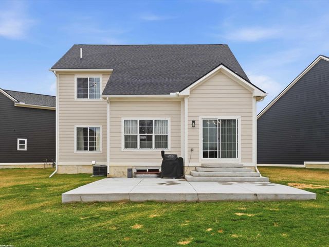 47121 Rosa Court, New Baltimore, MI 48047