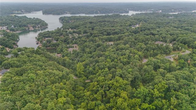 Carrick Drive, Bella Vista, AR 72715