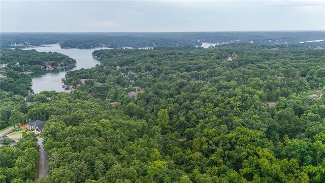 Carrick Drive, Bella Vista, AR 72715