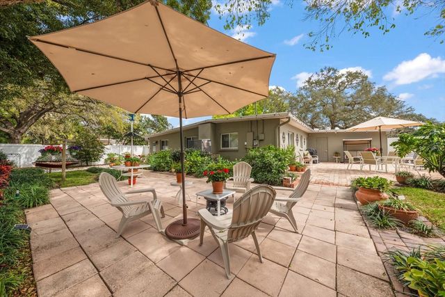 1718 MEREDITH LANE, Belleair, FL 33756