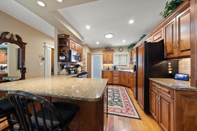 1718 MEREDITH LANE, Belleair, FL 33756