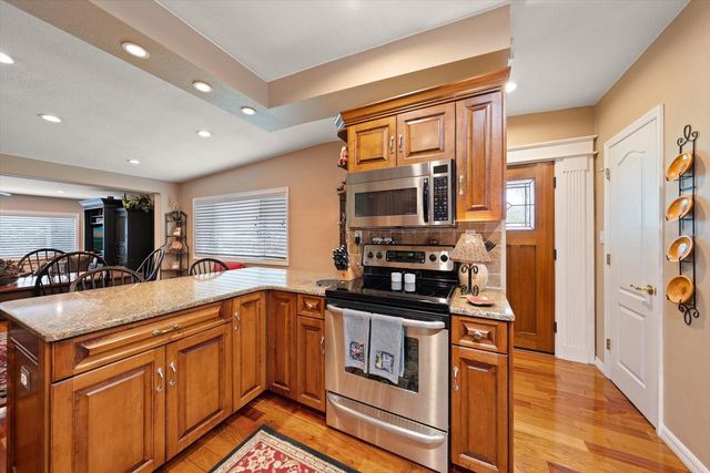 1718 MEREDITH LANE, Belleair, FL 33756