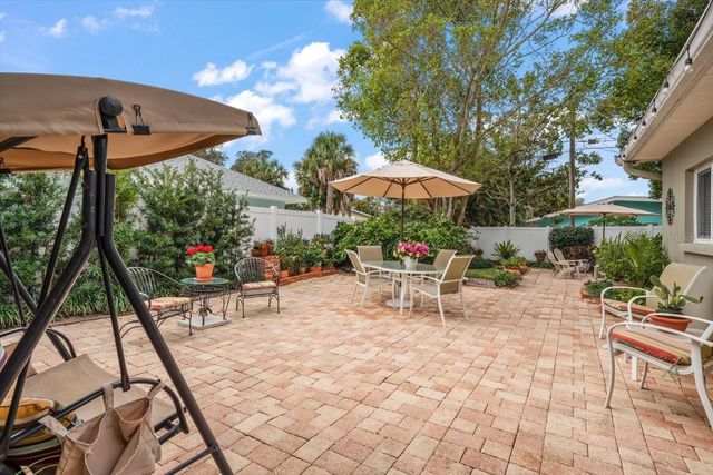 1718 MEREDITH LANE, Belleair, FL 33756