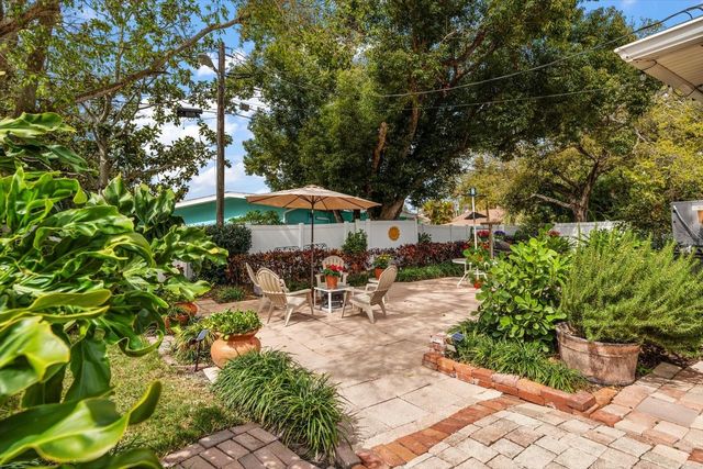 1718 MEREDITH LANE, Belleair, FL 33756