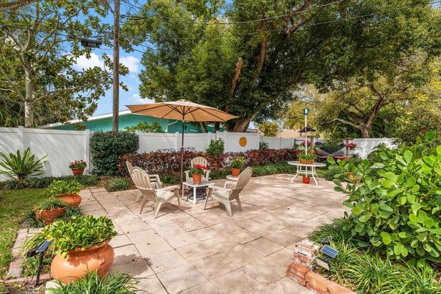 1718 MEREDITH LANE, Belleair, FL 33756