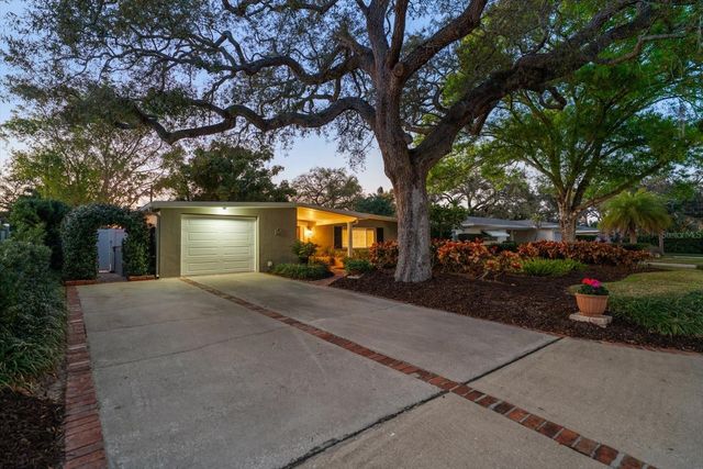 1718 MEREDITH LANE, Belleair, FL 33756