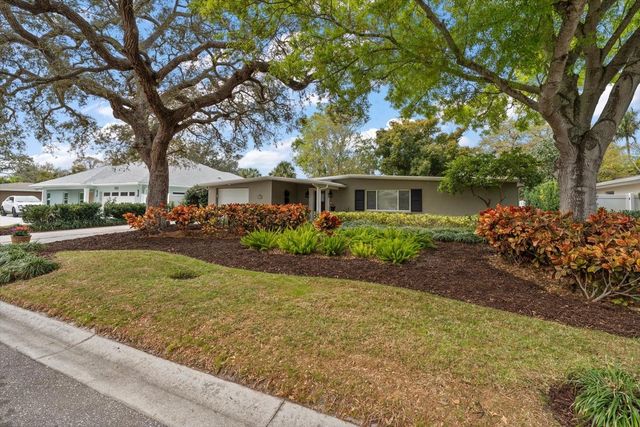 1718 MEREDITH LANE, Belleair, FL 33756