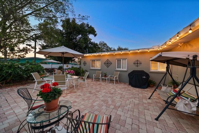 1718 MEREDITH LANE, Belleair, FL 33756