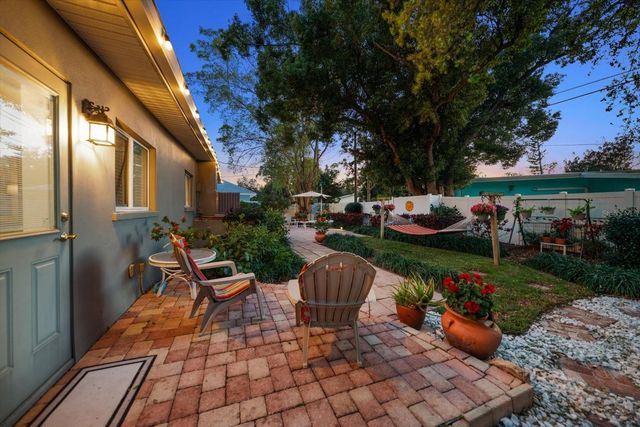 1718 MEREDITH LANE, Belleair, FL 33756