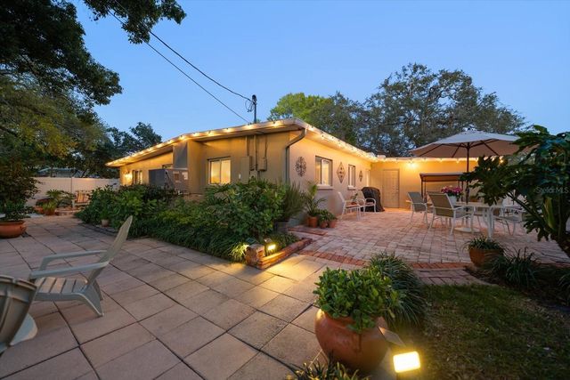 1718 MEREDITH LANE, Belleair, FL 33756