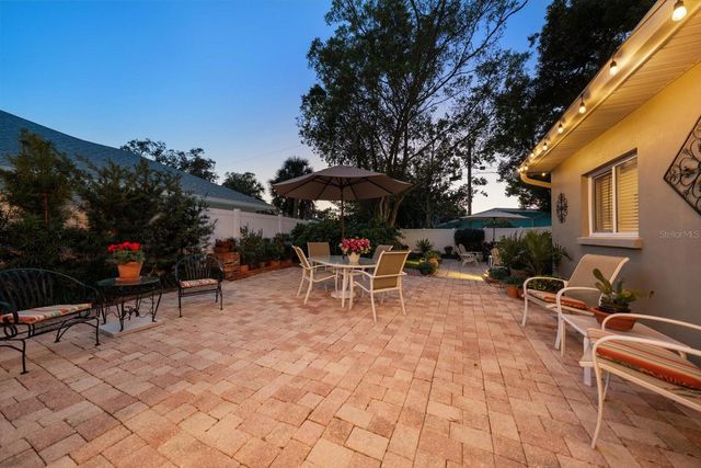 1718 MEREDITH LANE, Belleair, FL 33756