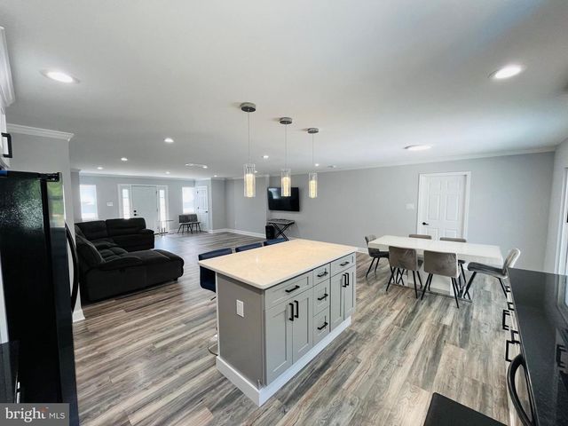 4126 POST RD, Vineland, NJ 08360