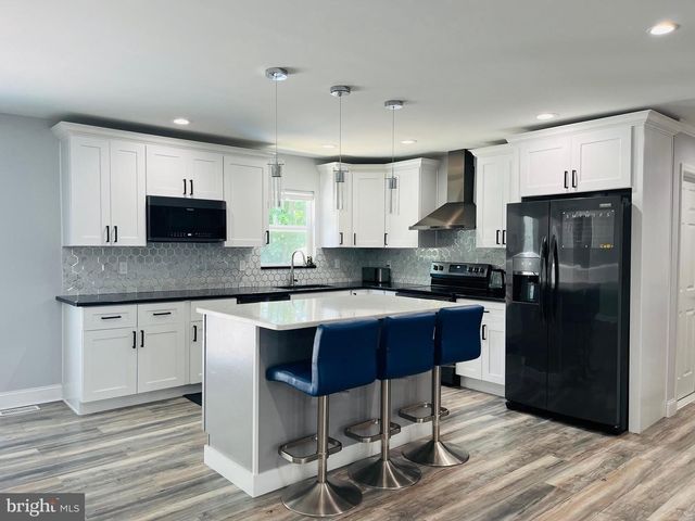 4126 POST RD, Vineland, NJ 08360
