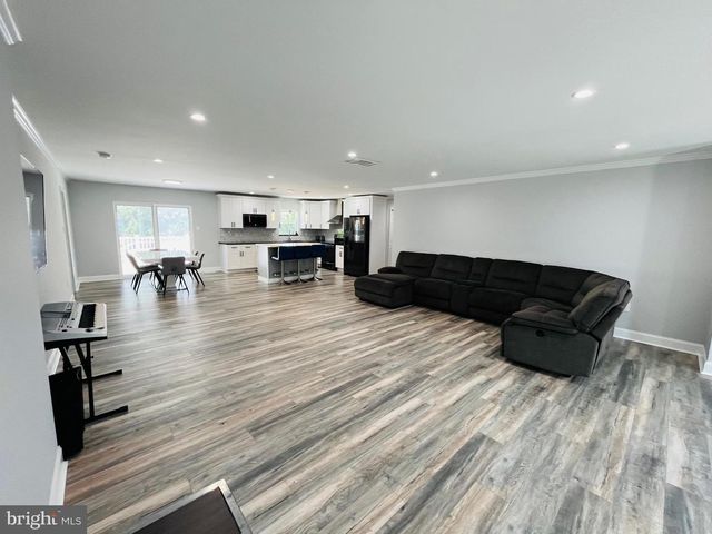 4126 POST RD, Vineland, NJ 08360