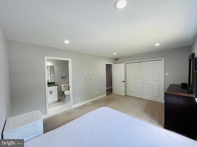 4126 POST RD, Vineland, NJ 08360