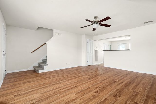 426 Arapaho Dr, Murfreesboro, TN 37128