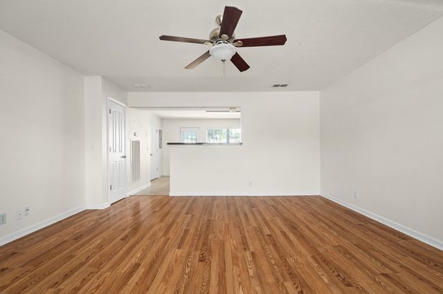 426 Arapaho Dr, Murfreesboro, TN 37128