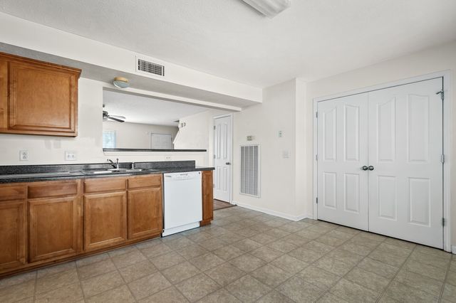 426 Arapaho Dr, Murfreesboro, TN 37128