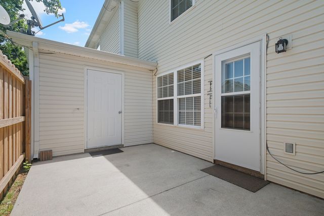 426 Arapaho Dr, Murfreesboro, TN 37128