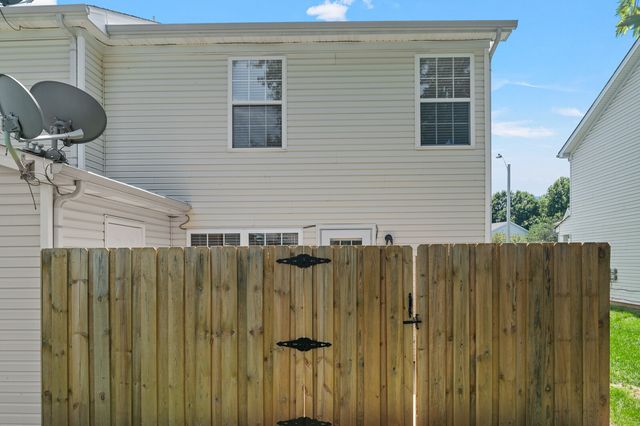 426 Arapaho Dr, Murfreesboro, TN 37128